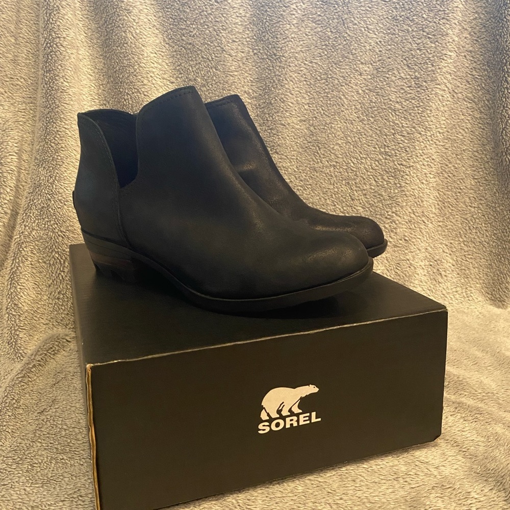 SOREL size 7 black